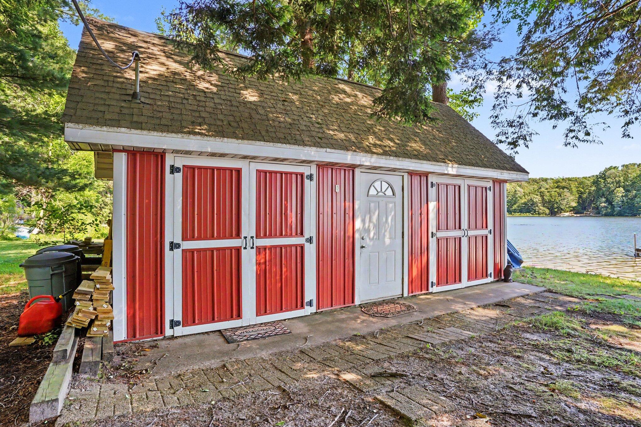 10041 County Road 215 Grand Junction MI 49056