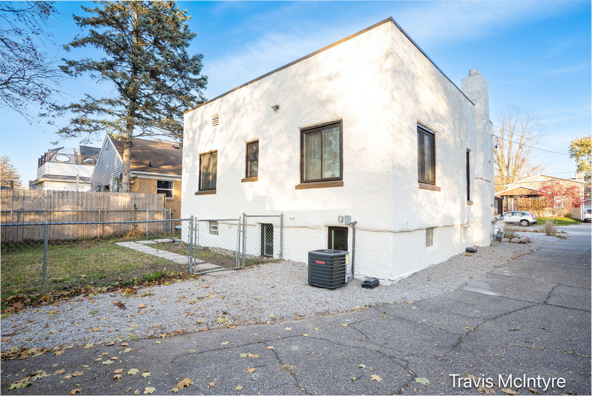 2053 Paris Avenue SE Grand Rapids MI 49507