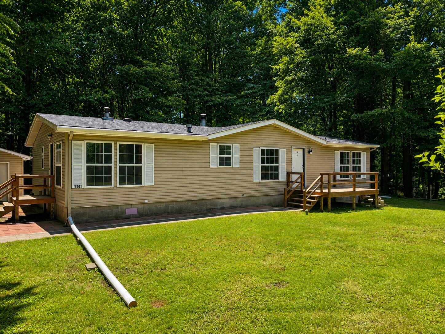 5809 Barnhart Road Ludington MI 49431