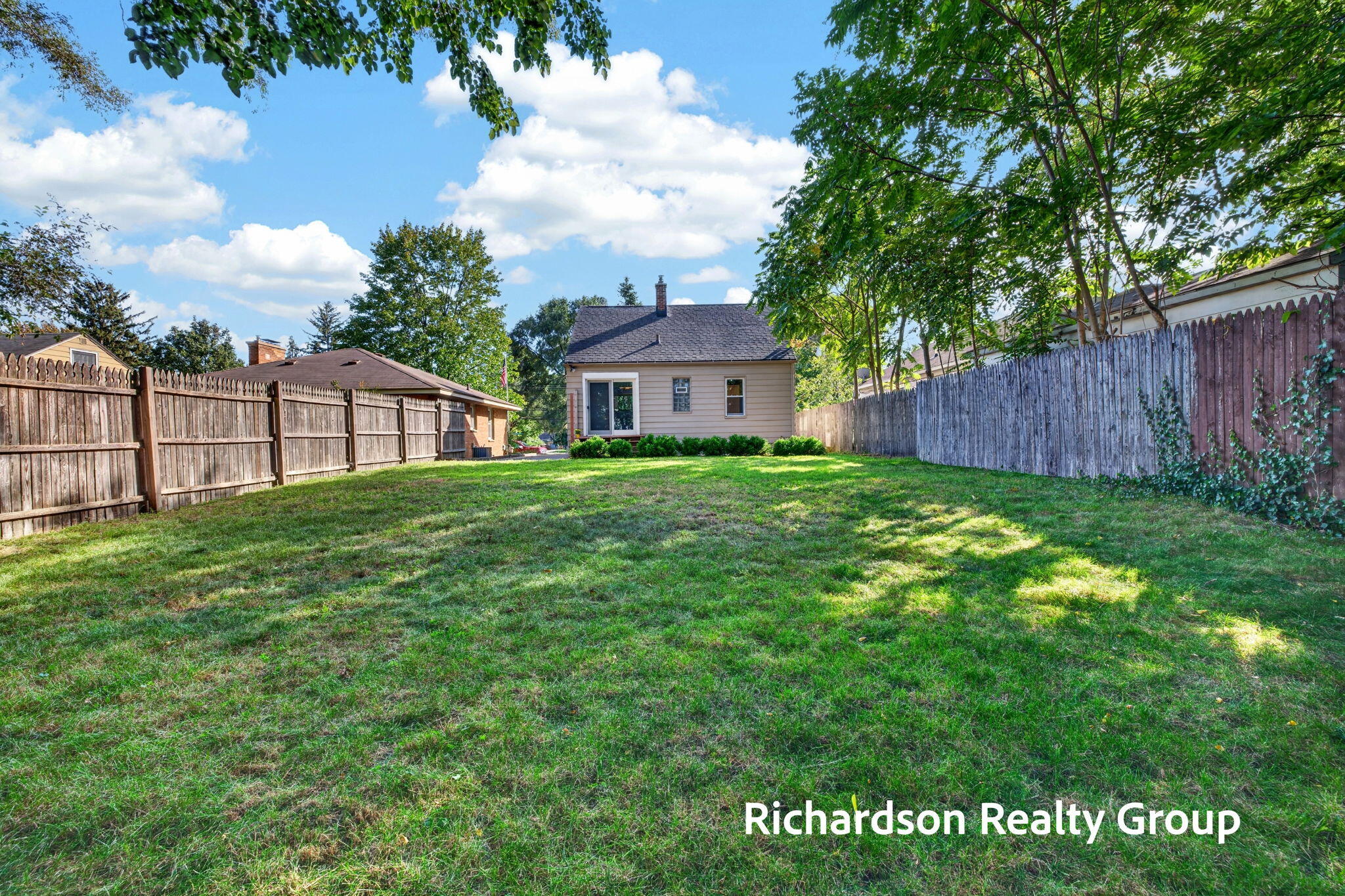 1055 NE Crescent Street NE Grand Rapids MI 49503