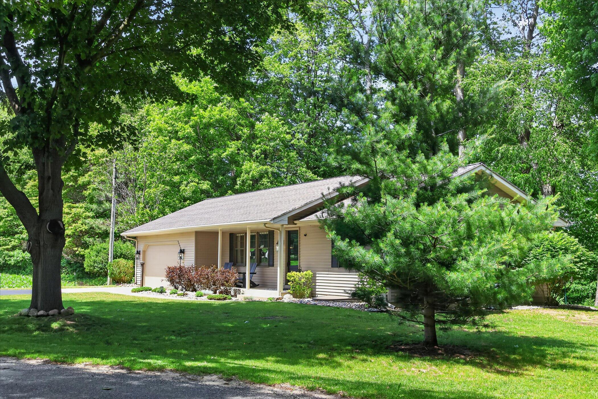 70070 2nd Avenue South Haven MI 49090