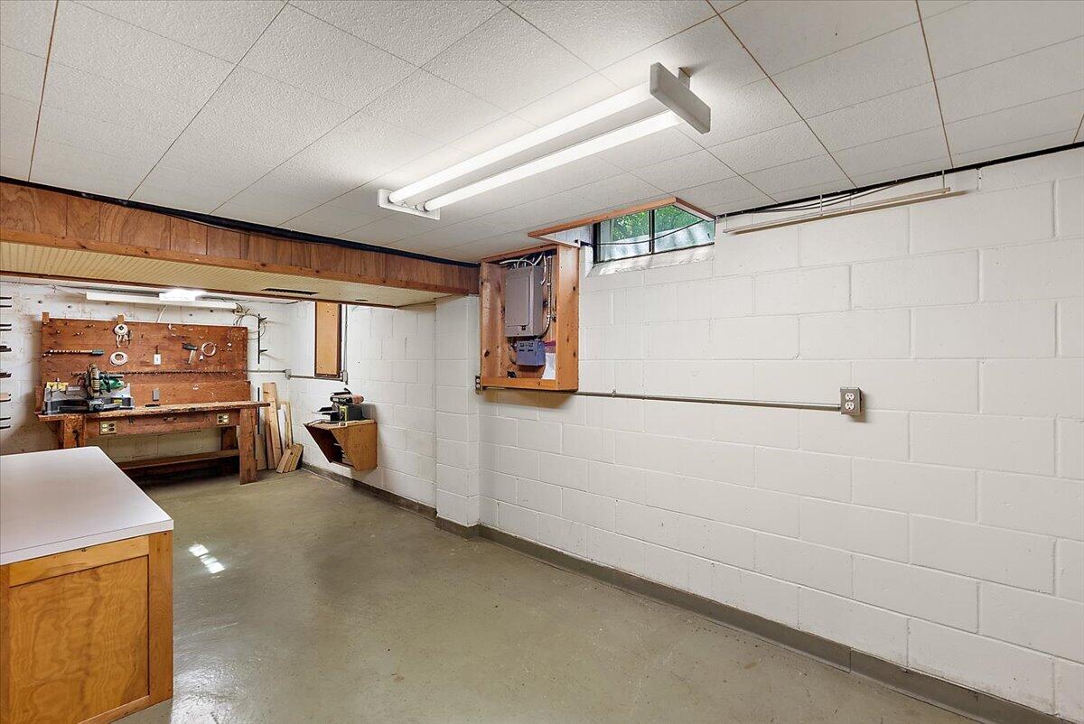 1901 Greenlawn Avenue Kalamazoo MI 49006