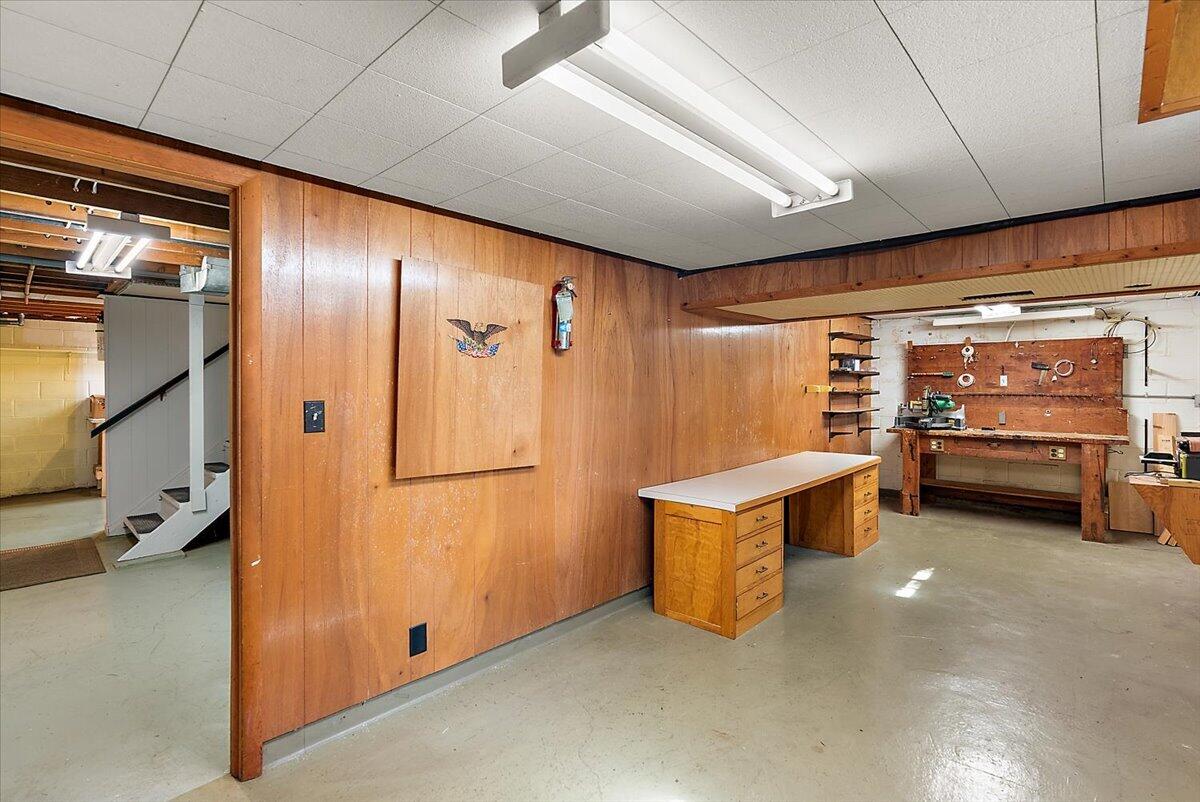 1901 Greenlawn Avenue Kalamazoo MI 49006