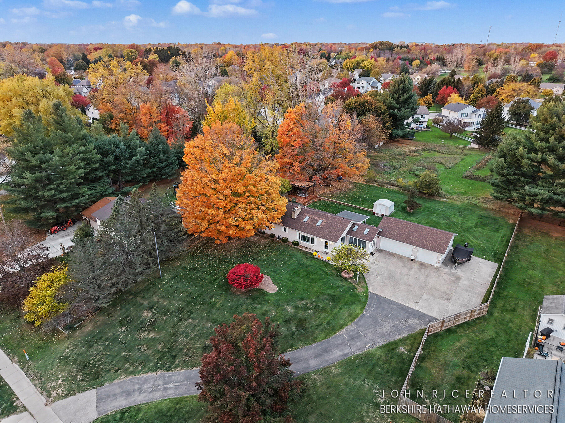 2875 Richmond Street NW Grand Rapids MI 49504