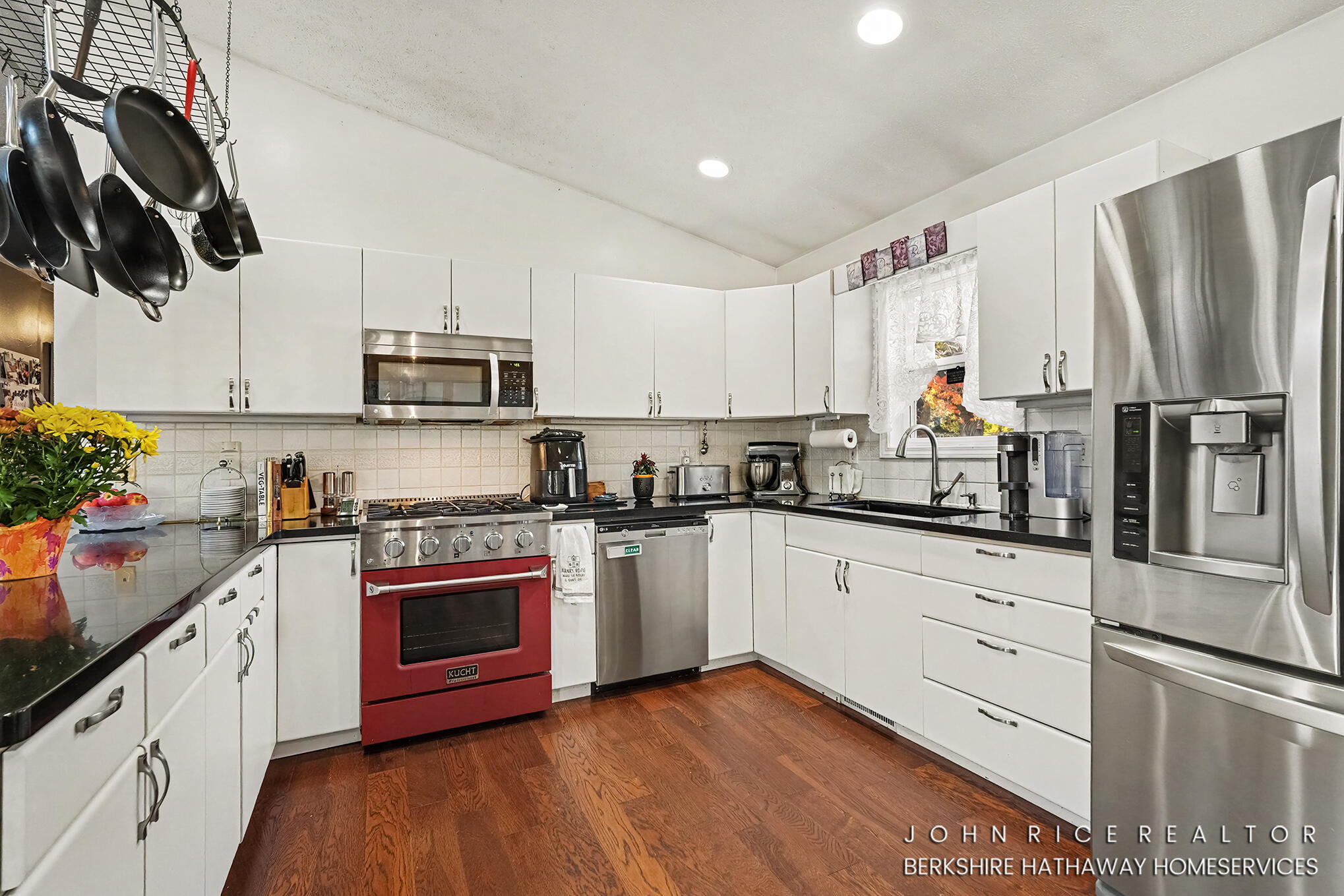 2875 Richmond Street NW Grand Rapids MI 49504