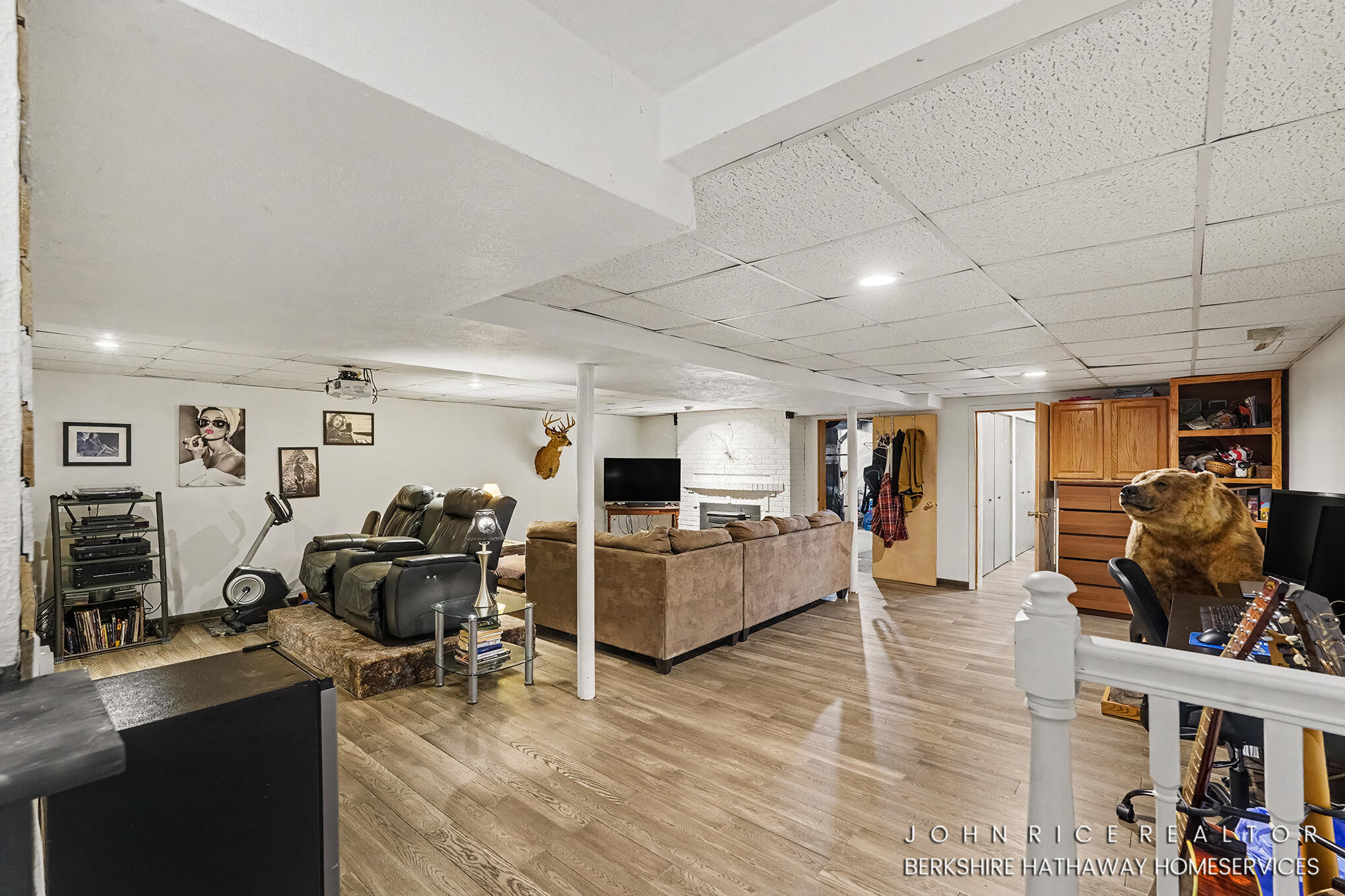 2875 Richmond Street NW Grand Rapids MI 49504