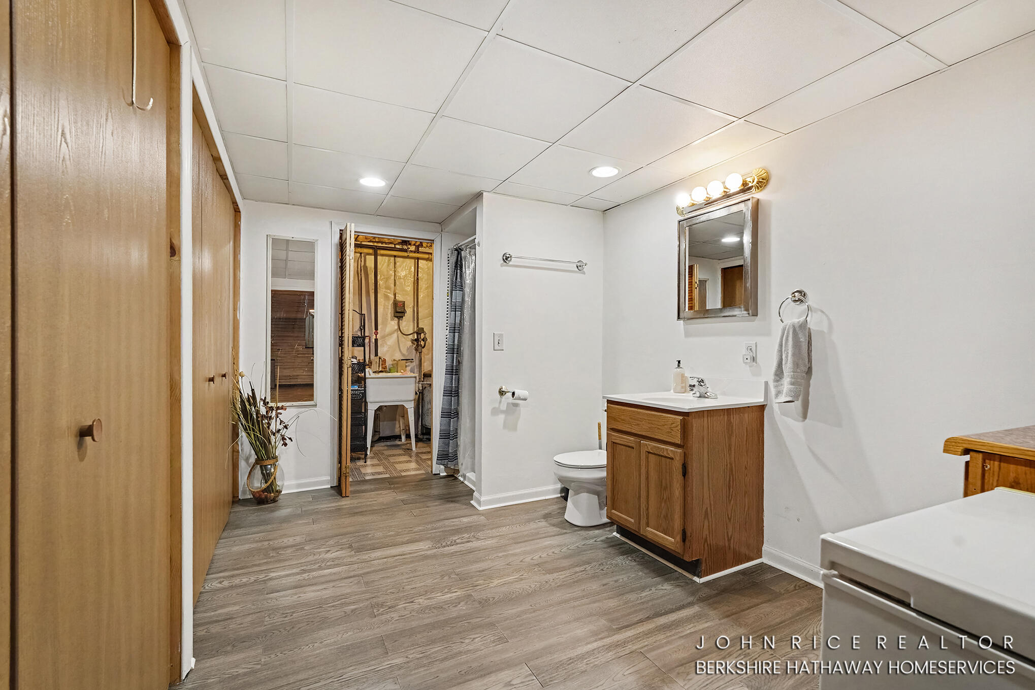2875 Richmond Street NW Grand Rapids MI 49504