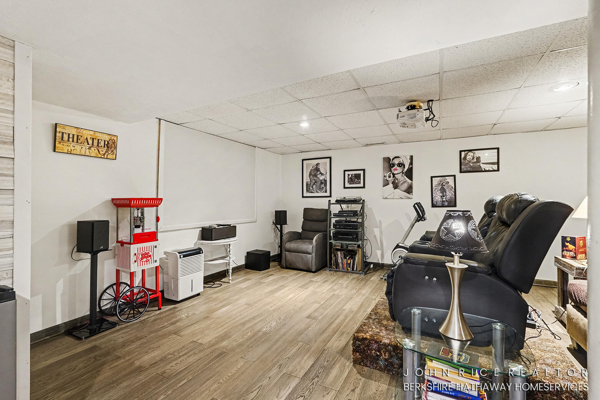 2875 Richmond Street NW Grand Rapids MI 49504