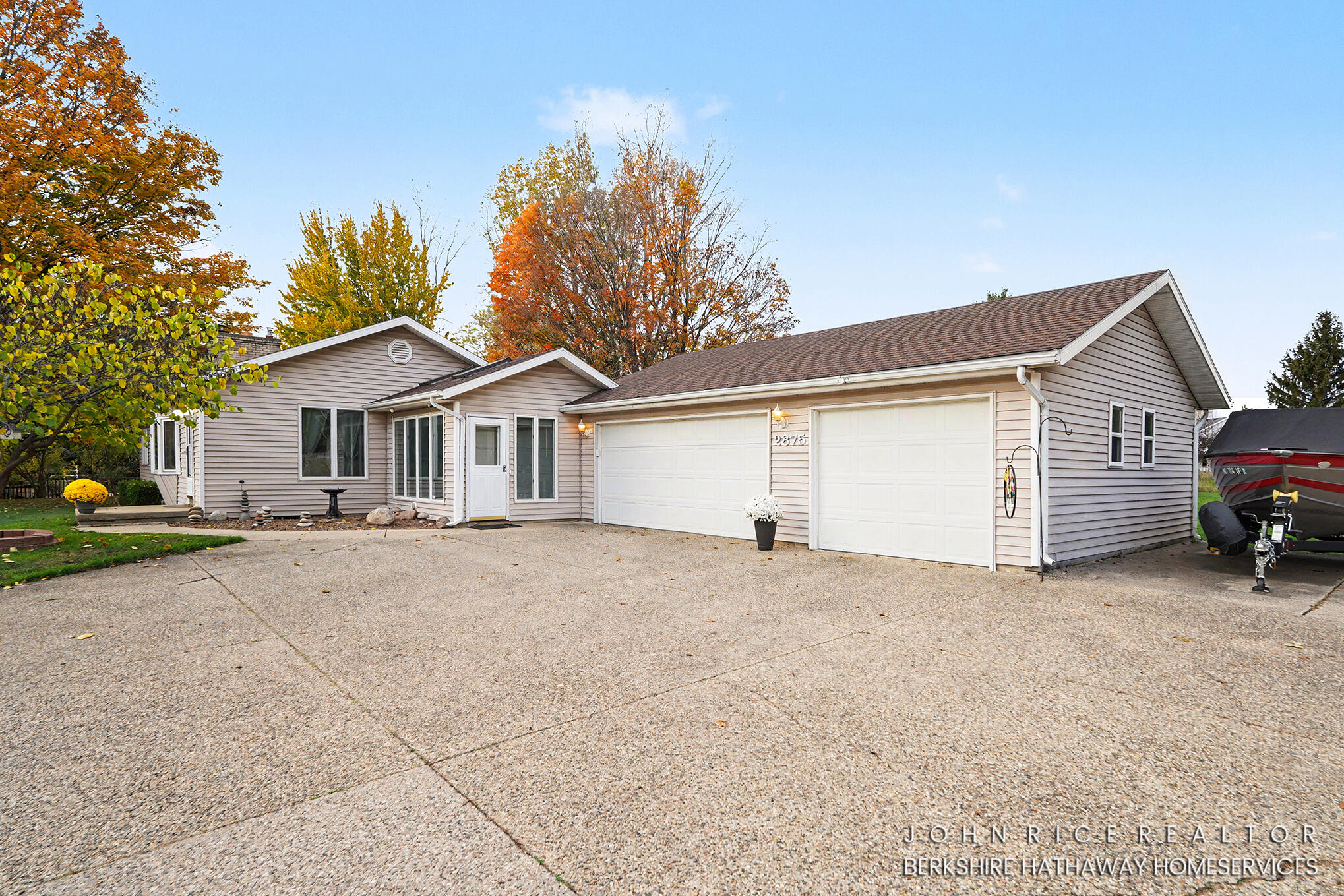 2875 Richmond Street NW Grand Rapids MI 49504