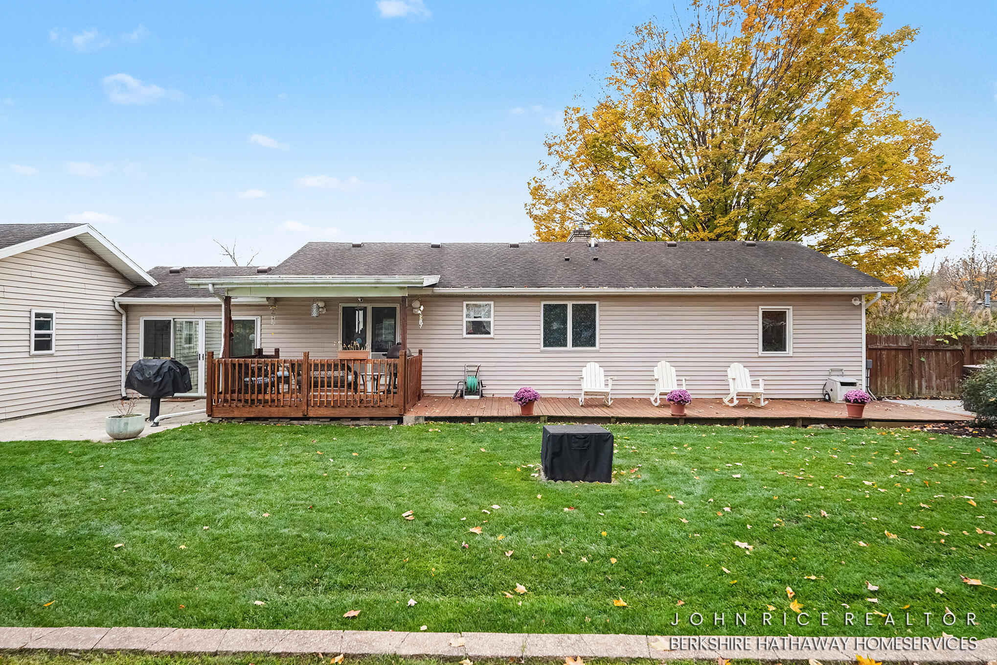 2875 Richmond Street NW Grand Rapids MI 49504