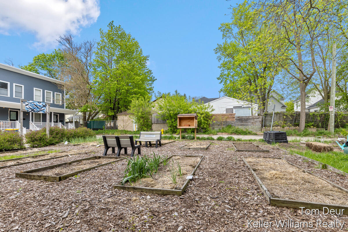 315 Donald Place SE Grand Rapids MI 49506