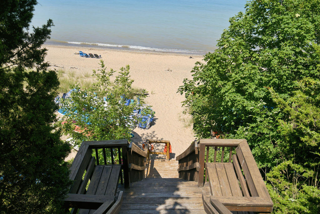 480 Mcmullan Way South Haven MI 49090