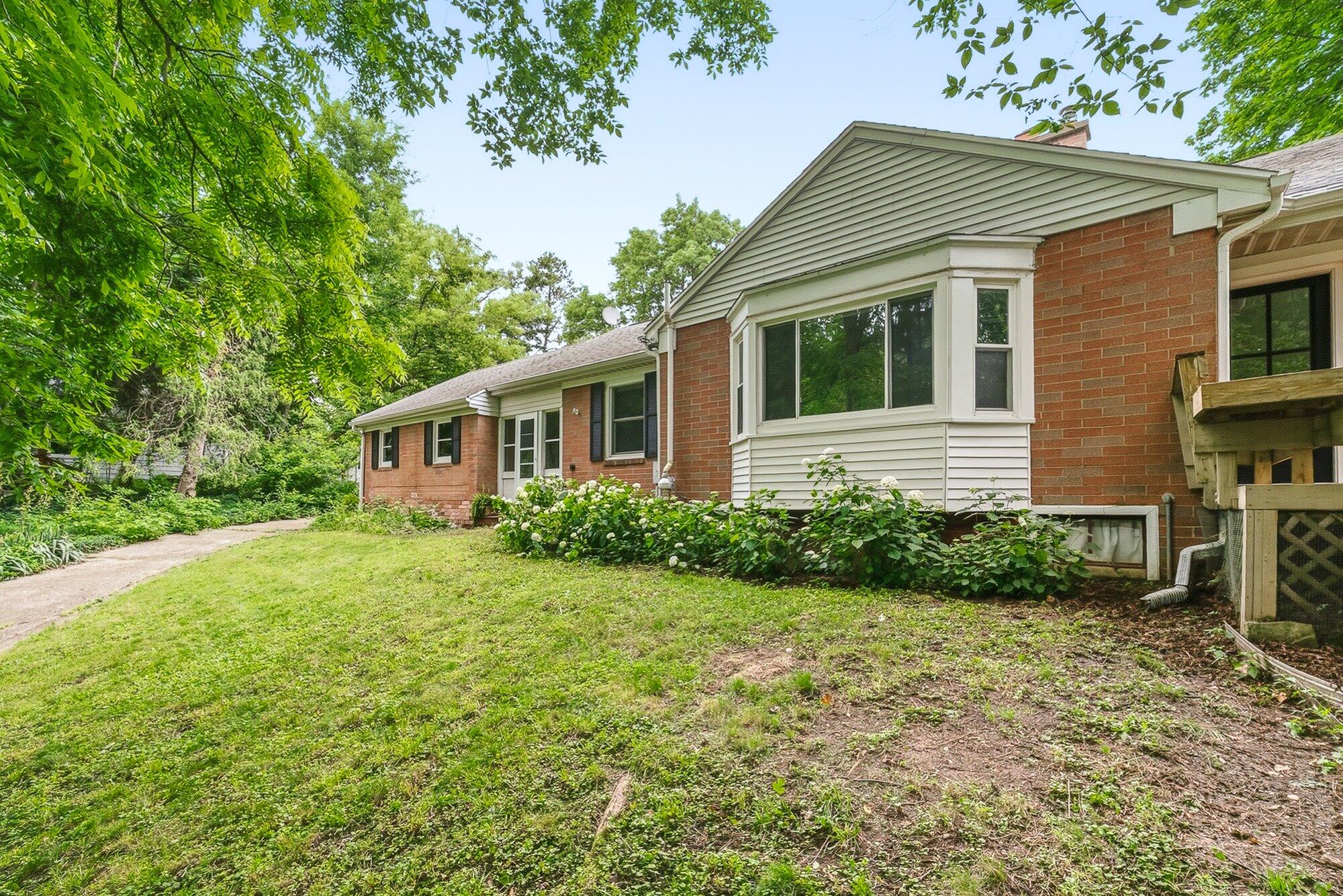 1218 Pinehurst Boulevard Kalamazoo MI 49006