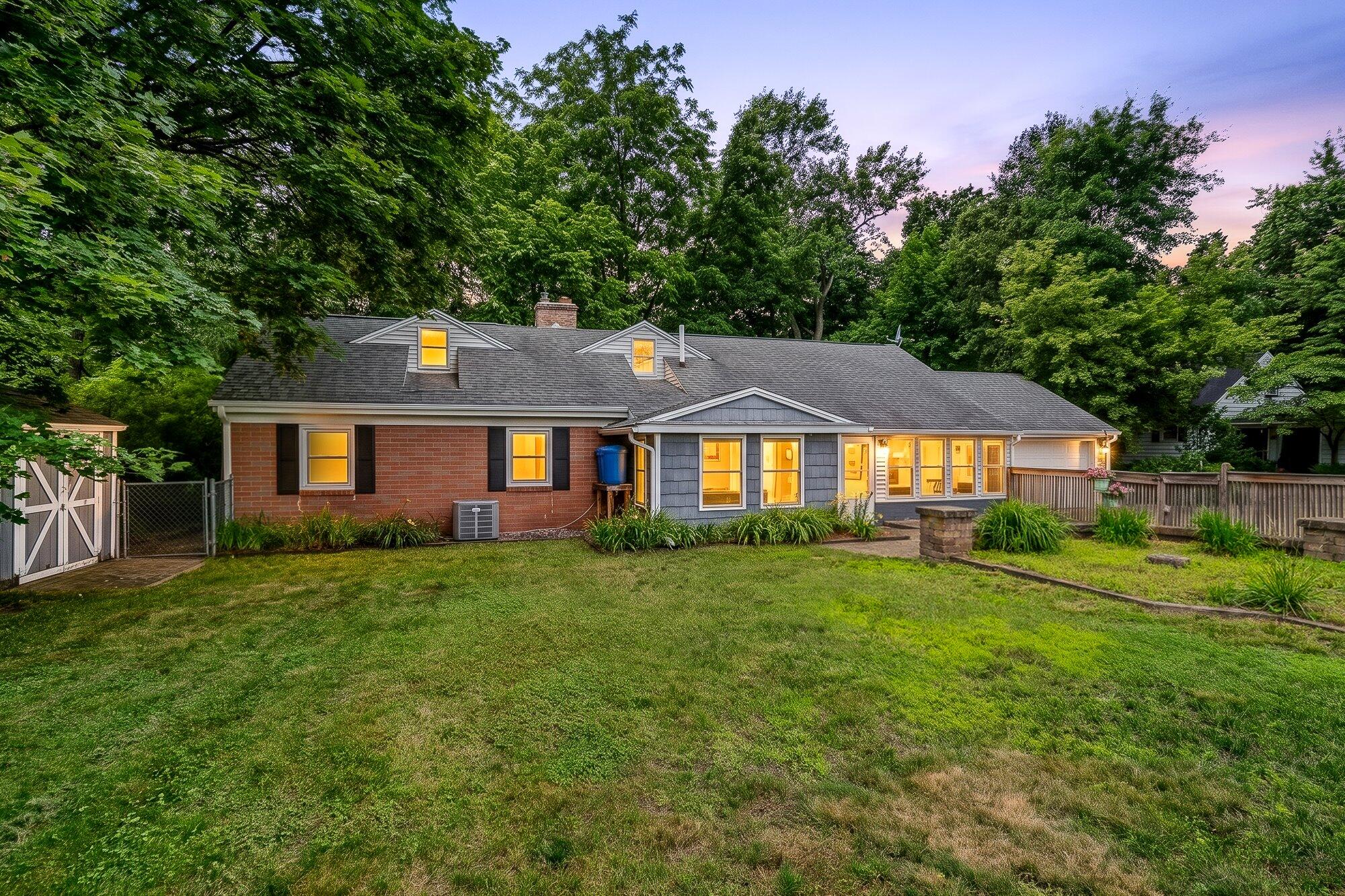 1218 Pinehurst Boulevard Kalamazoo MI 49006