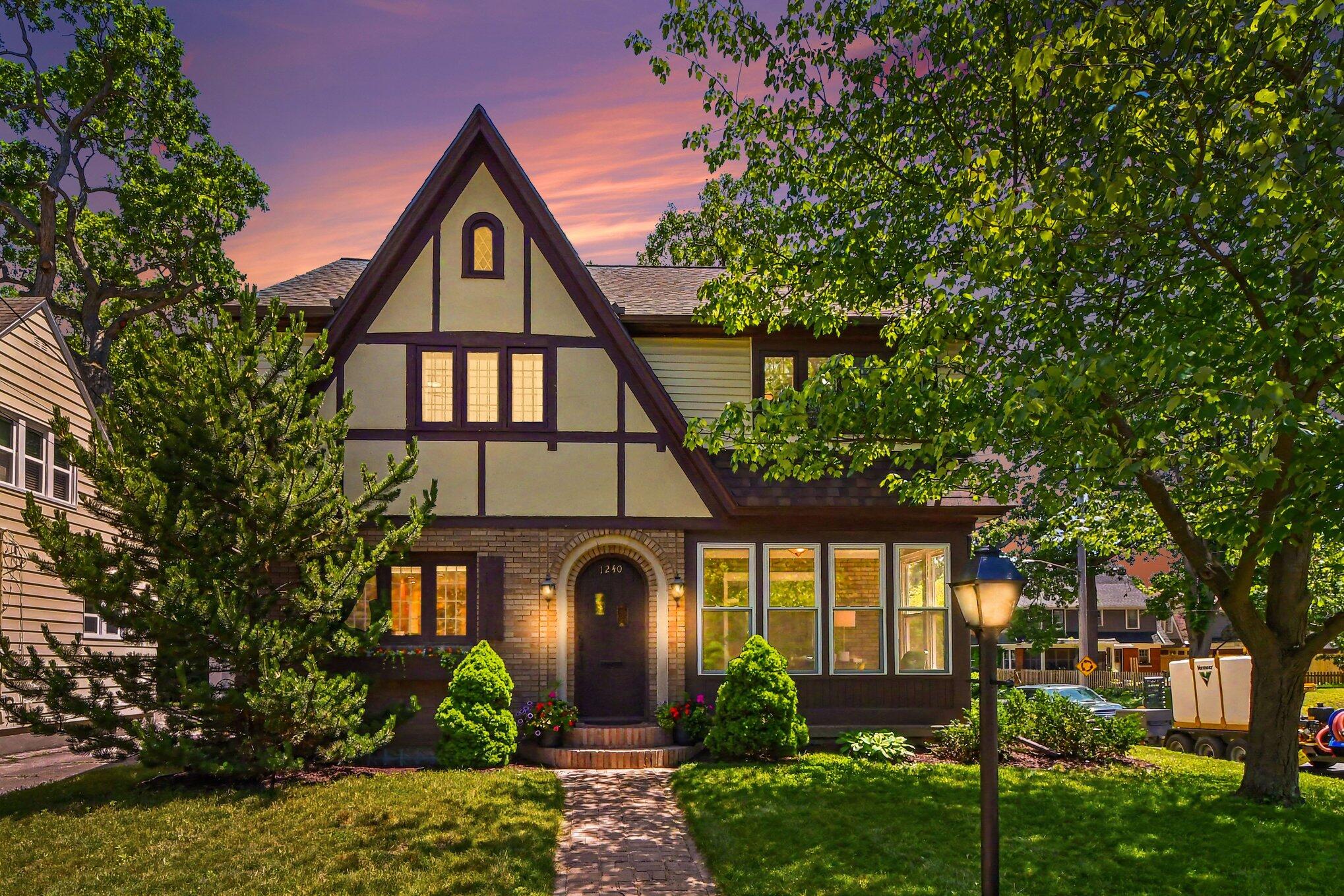 1240 Benjamin Avenue SE Grand Rapids MI 49506