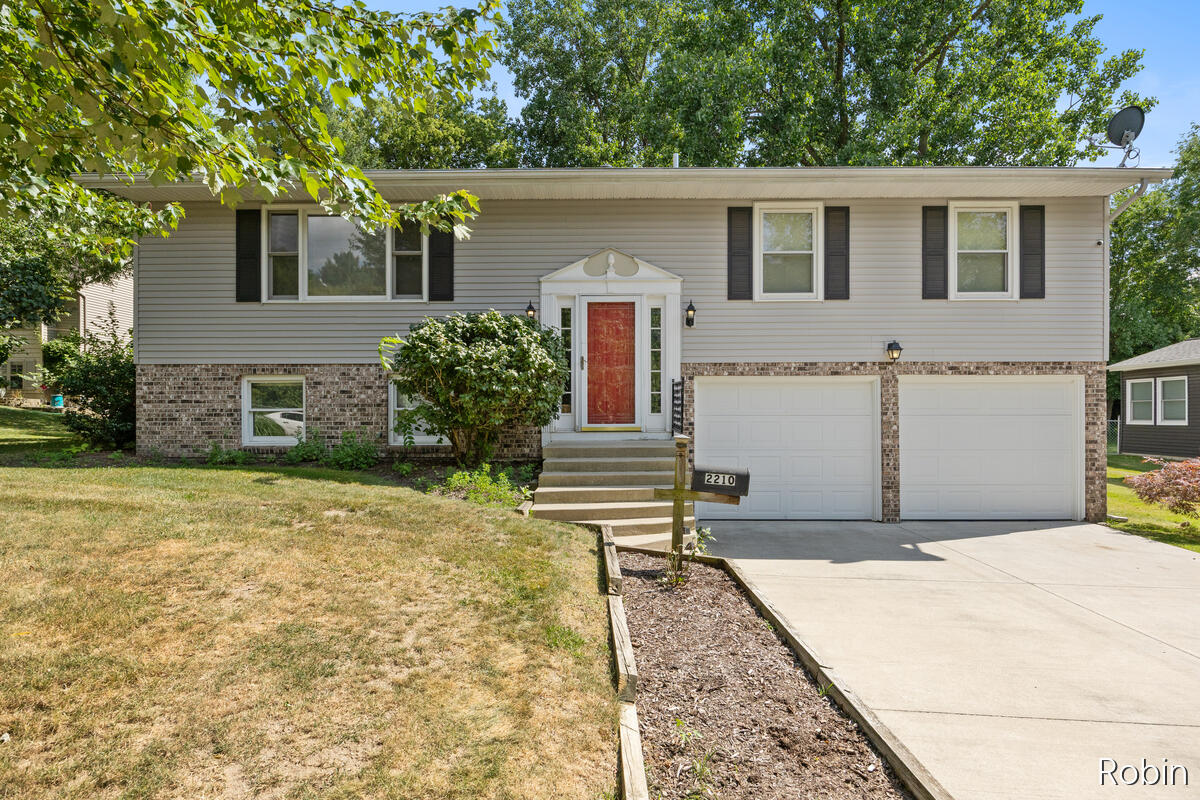 2210 Skyline Drive NW Grand Rapids MI 49504
