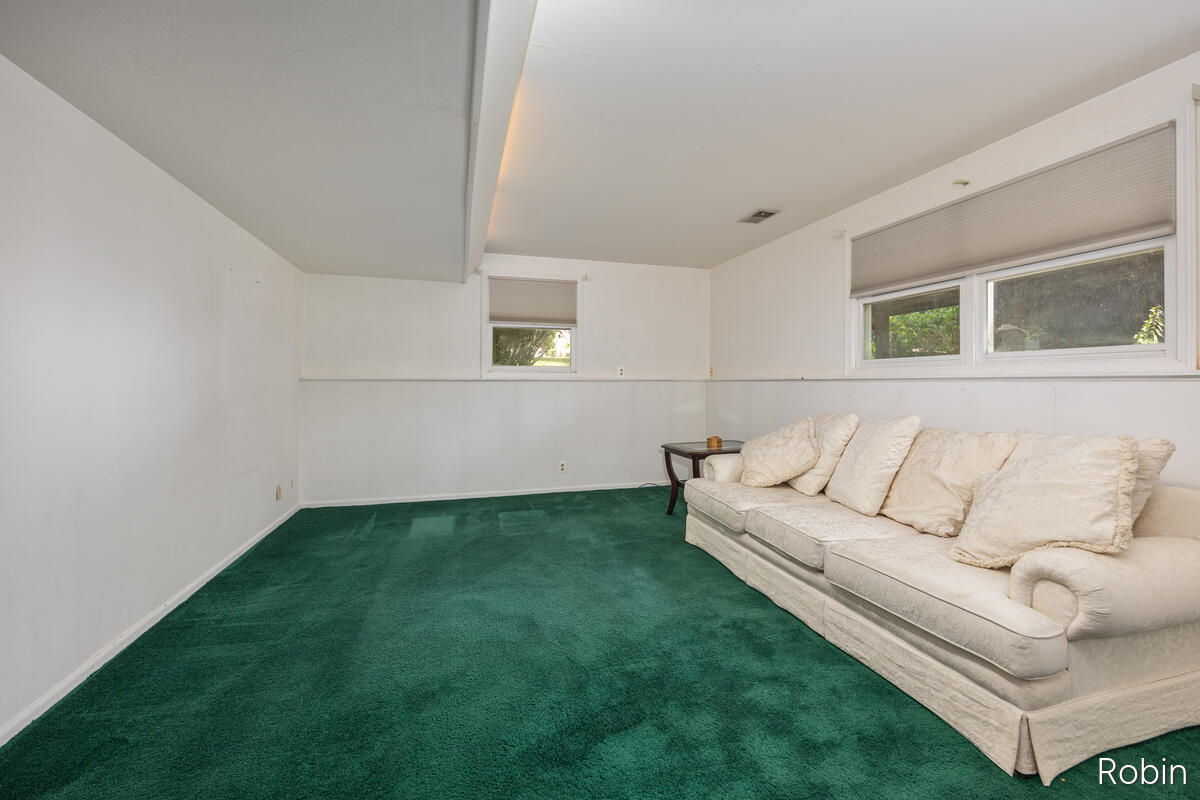 2210 Skyline Drive NW Grand Rapids MI 49504