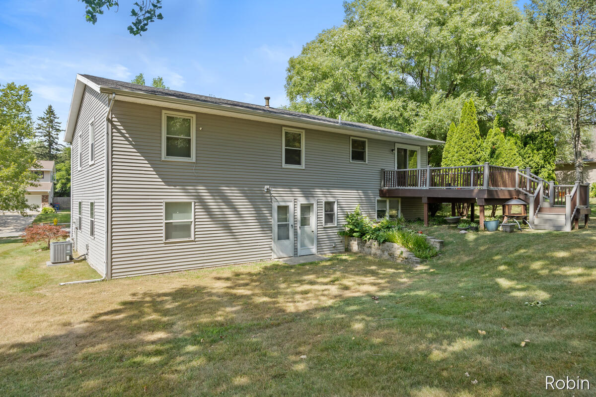 2210 Skyline Drive NW Grand Rapids MI 49504
