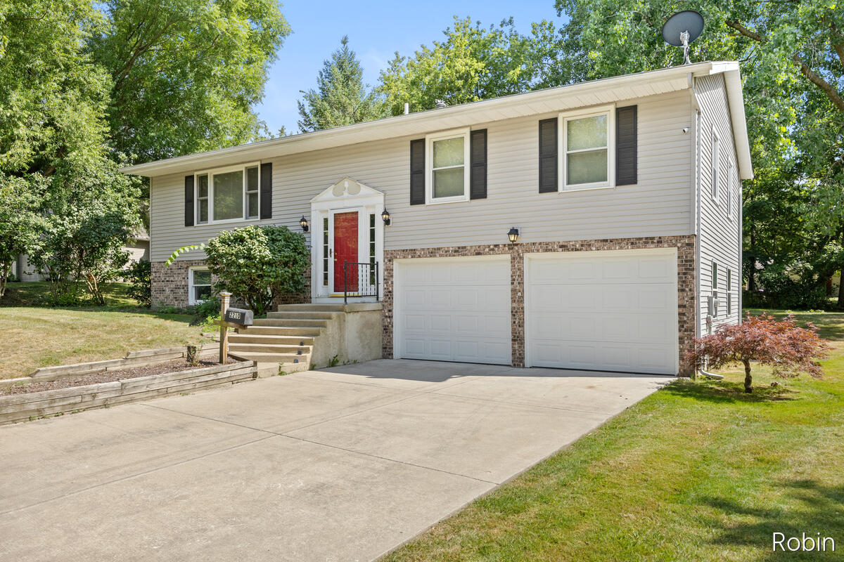 2210 Skyline Drive NW Grand Rapids MI 49504