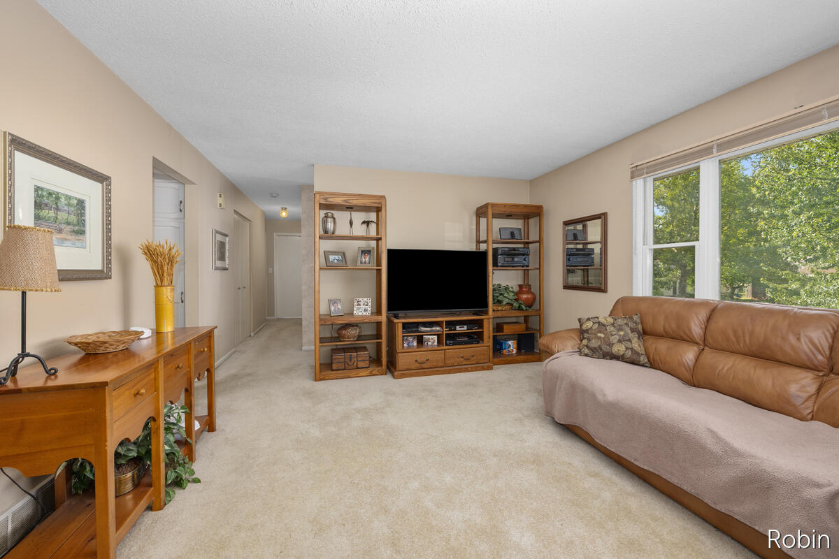 2210 Skyline Drive NW Grand Rapids MI 49504
