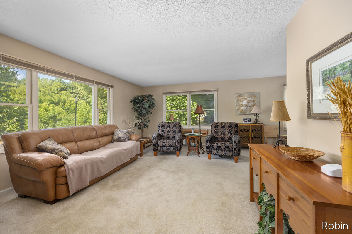 2210 Skyline Drive NW Grand Rapids MI 49504