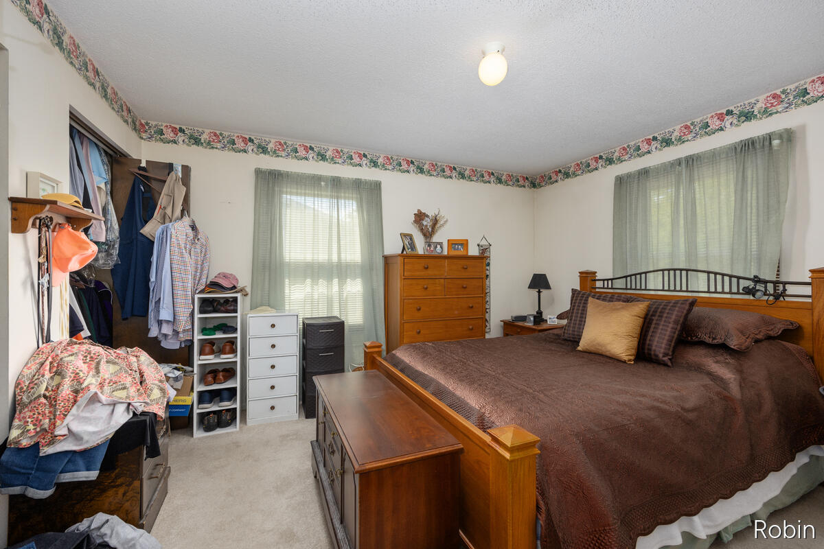 2210 Skyline Drive NW Grand Rapids MI 49504