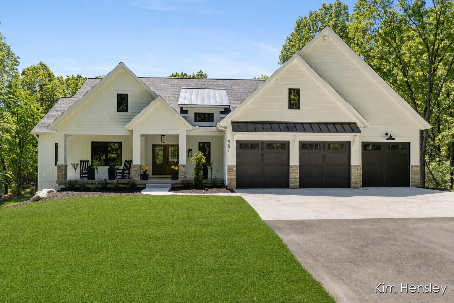 Rockford MI, 8571 Young Avenue NE