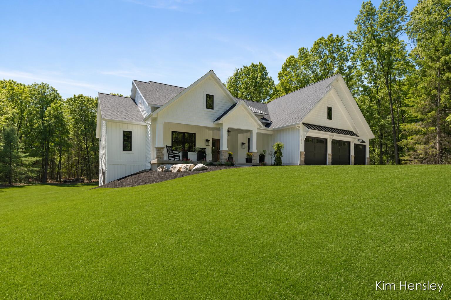 8571 Young Avenue NE Rockford MI 49341