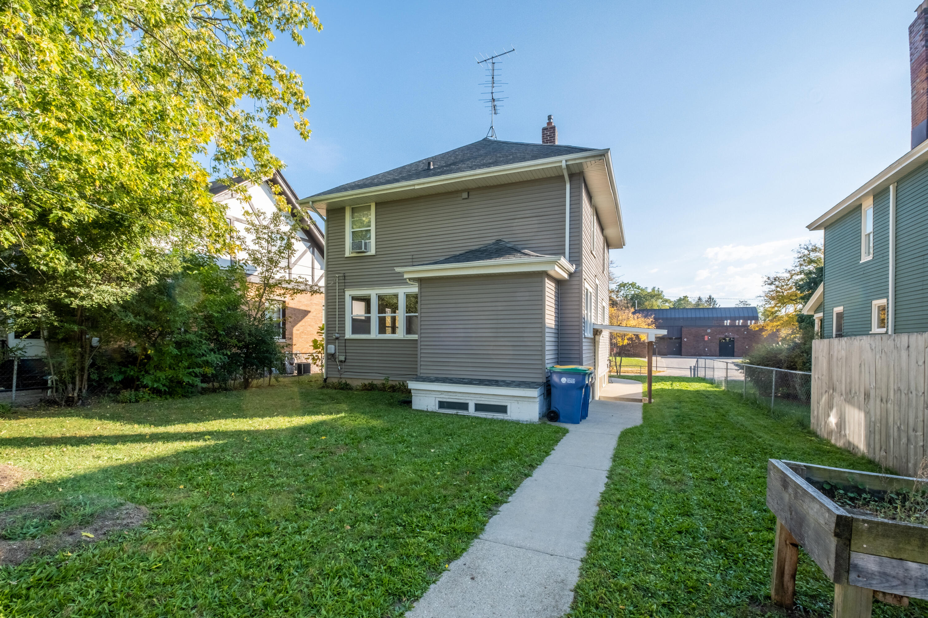 1217 Sigsbee Street SE Grand Rapids MI 49506