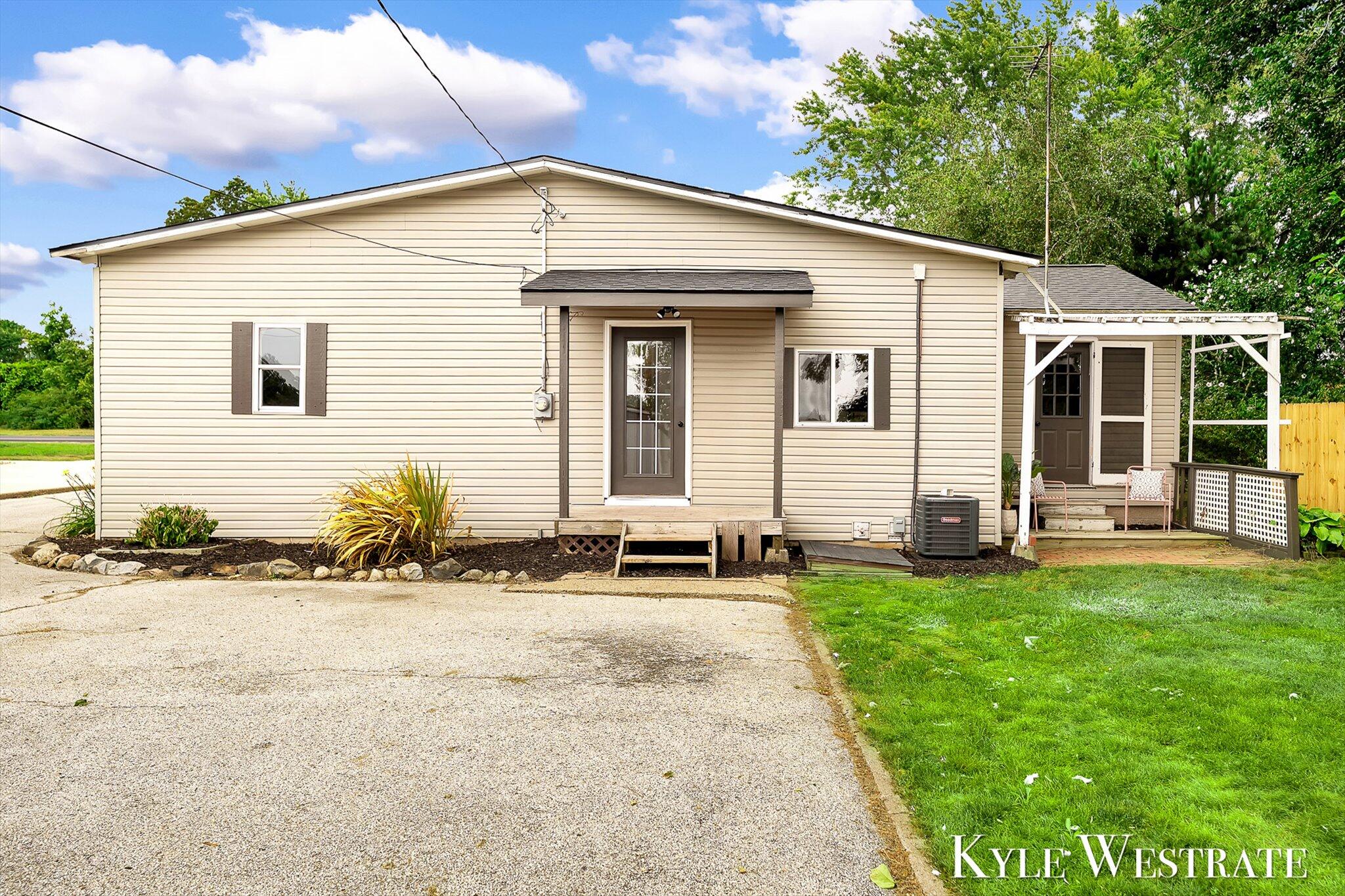 2190 68th Street Fennville MI 49408