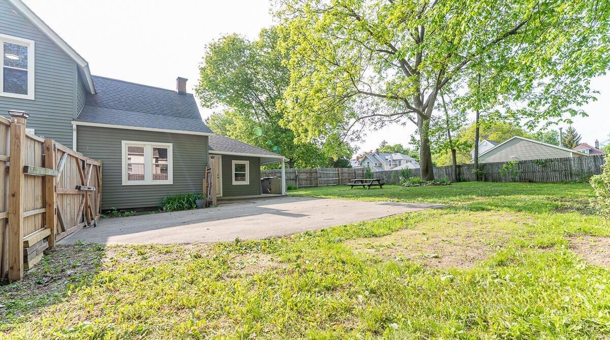 543 Leonard Street NE Grand Rapids MI 49503