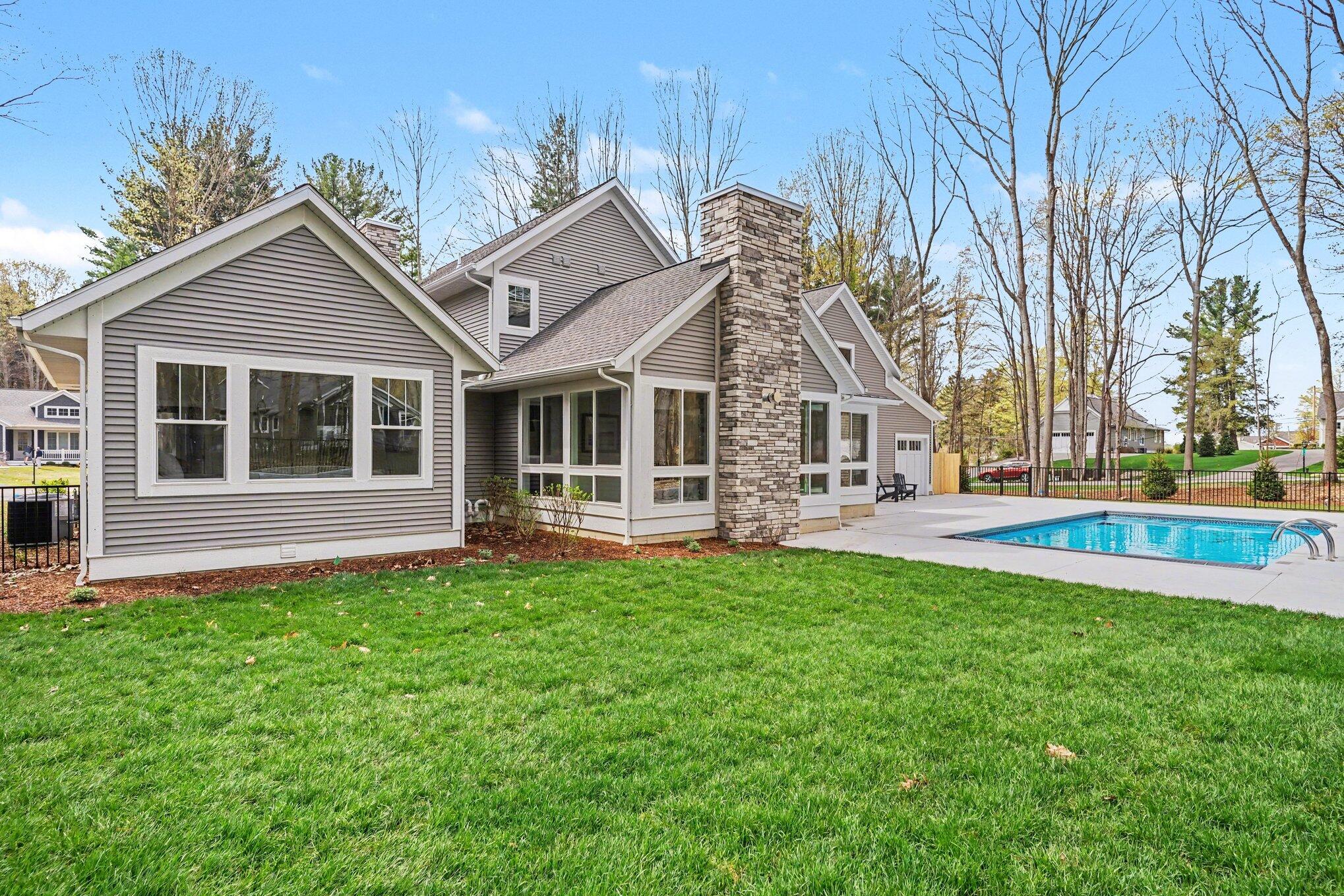 14805 Crest View Court South Haven MI 49090