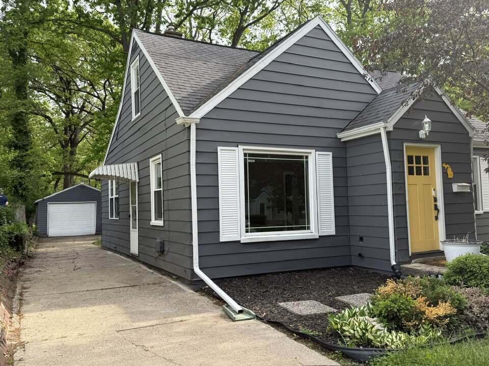 143 Linwood Street SE Grand Rapids MI 49507