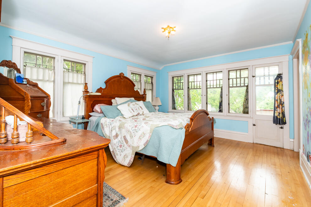 119 Prairie Avenue Kalamazoo MI 49006