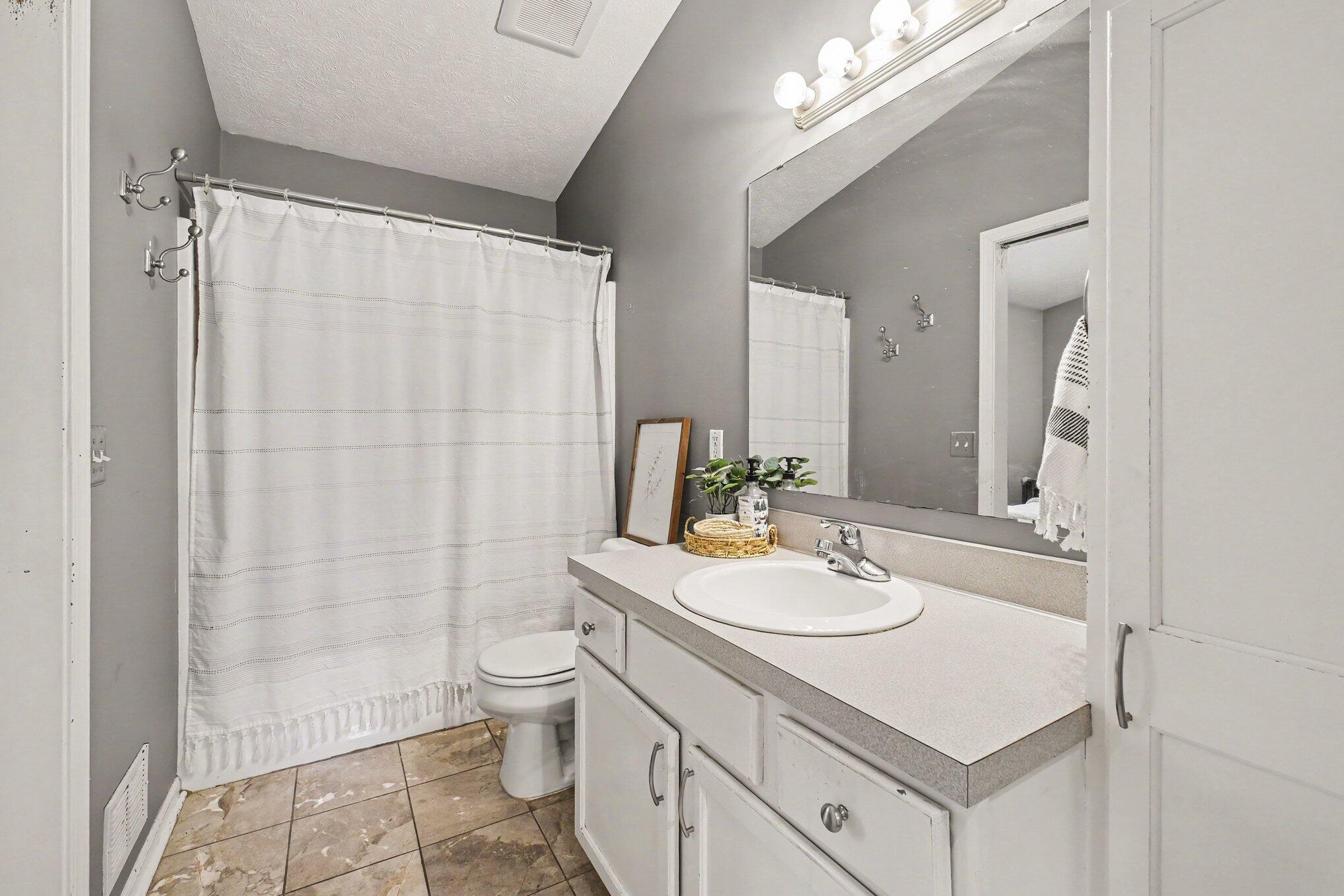 3053 Burritt Street NW Grand Rapids MI 49504