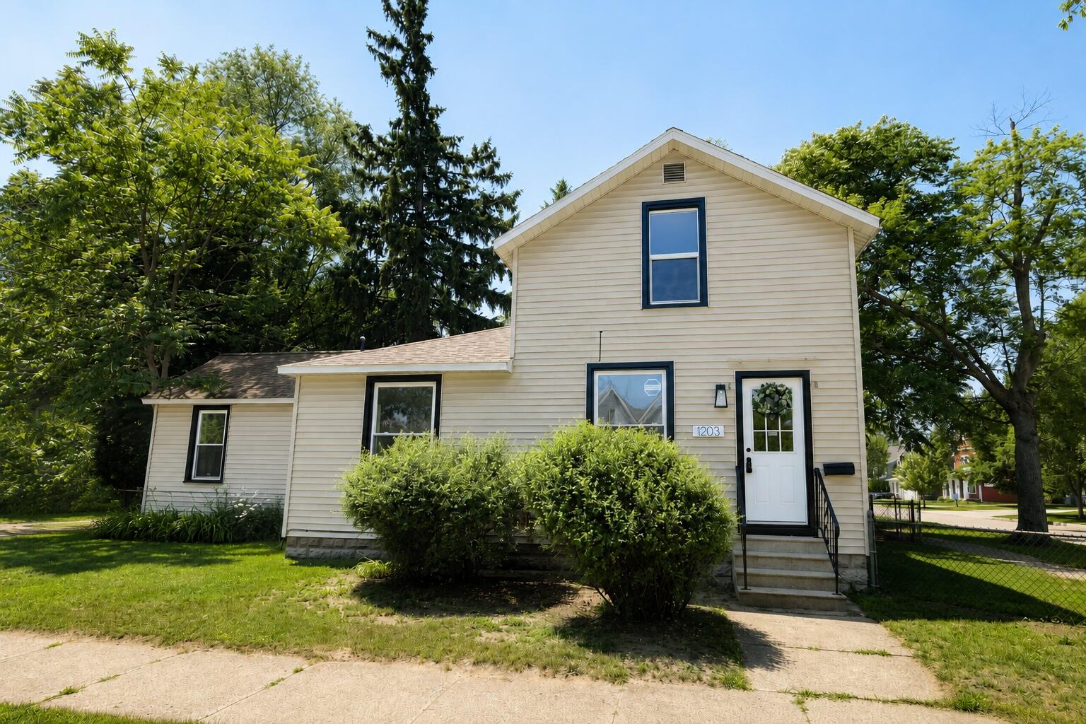 1203 4th Street Muskegon MI 49441