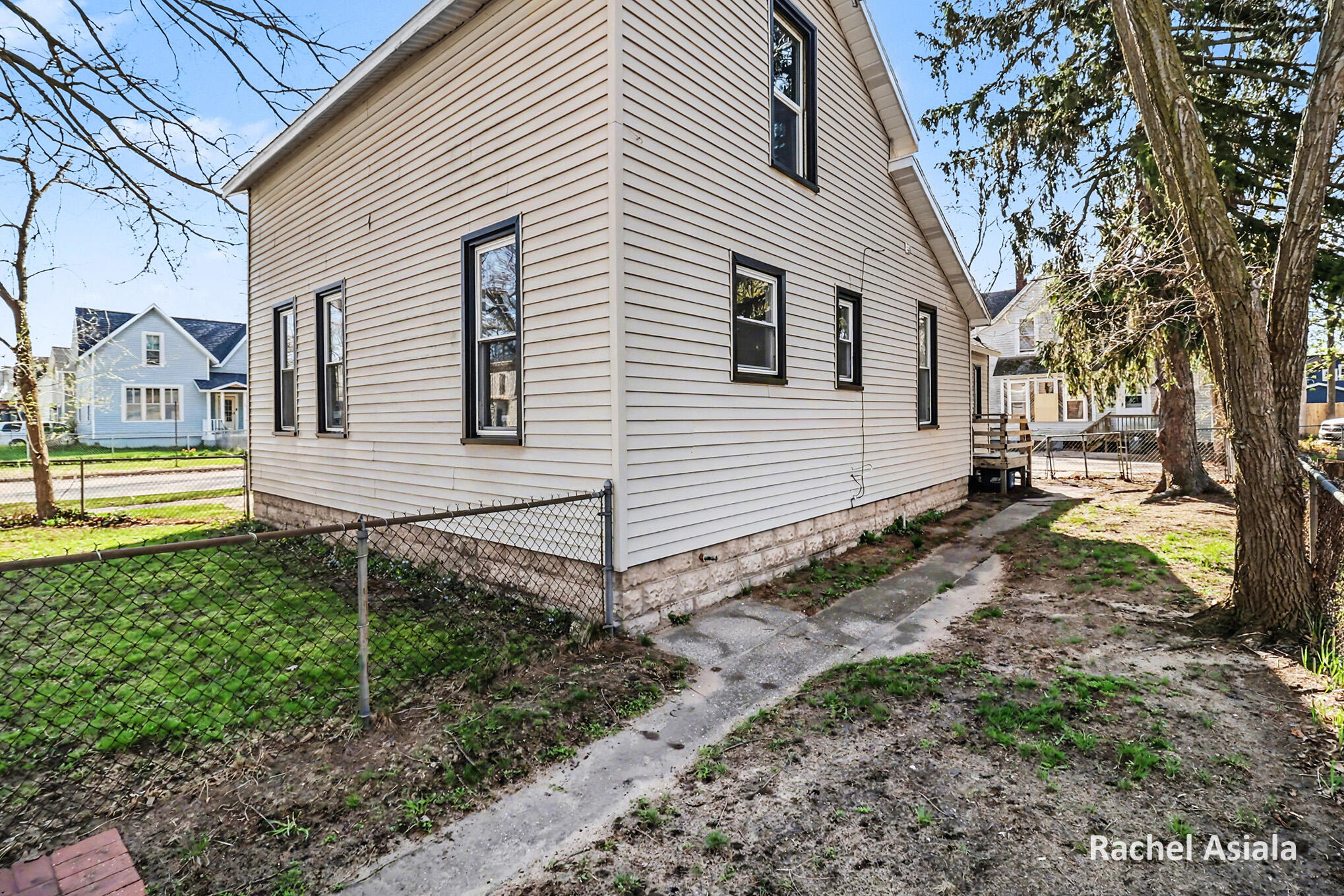 1203 4th Street Muskegon MI 49441