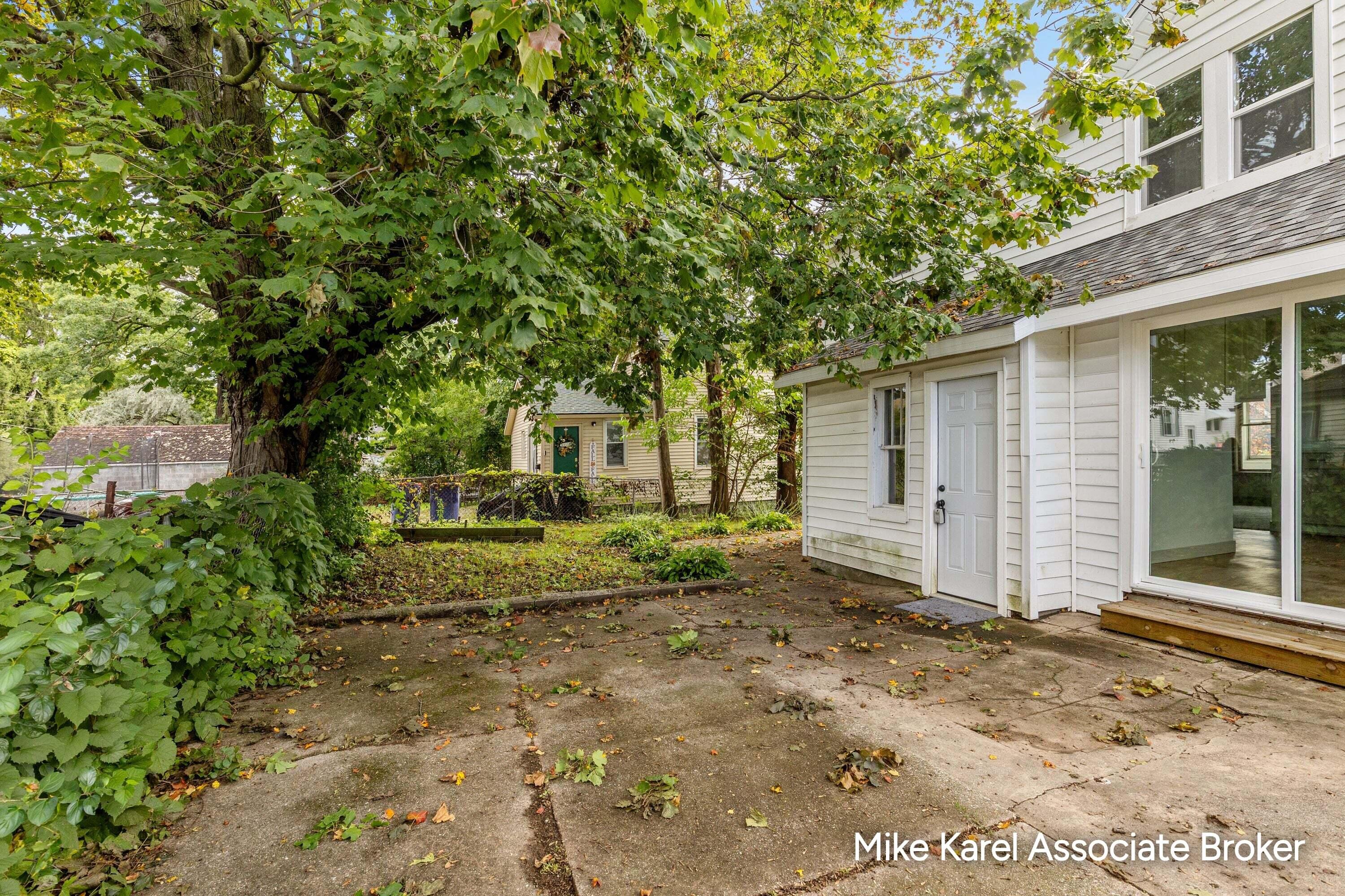 1101 Baxter Street SE Grand Rapids MI 49506
