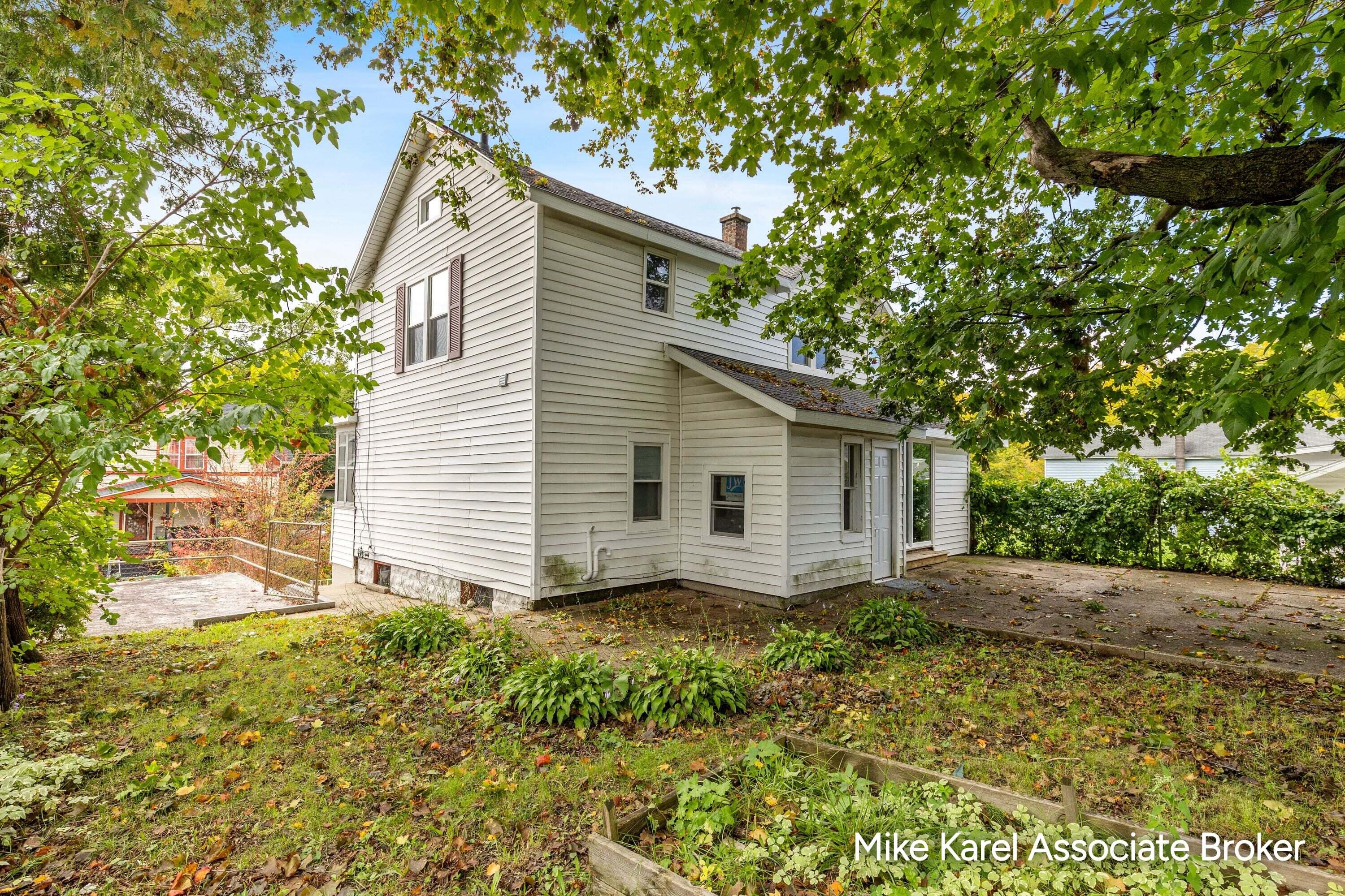 1101 Baxter Street SE Grand Rapids MI 49506