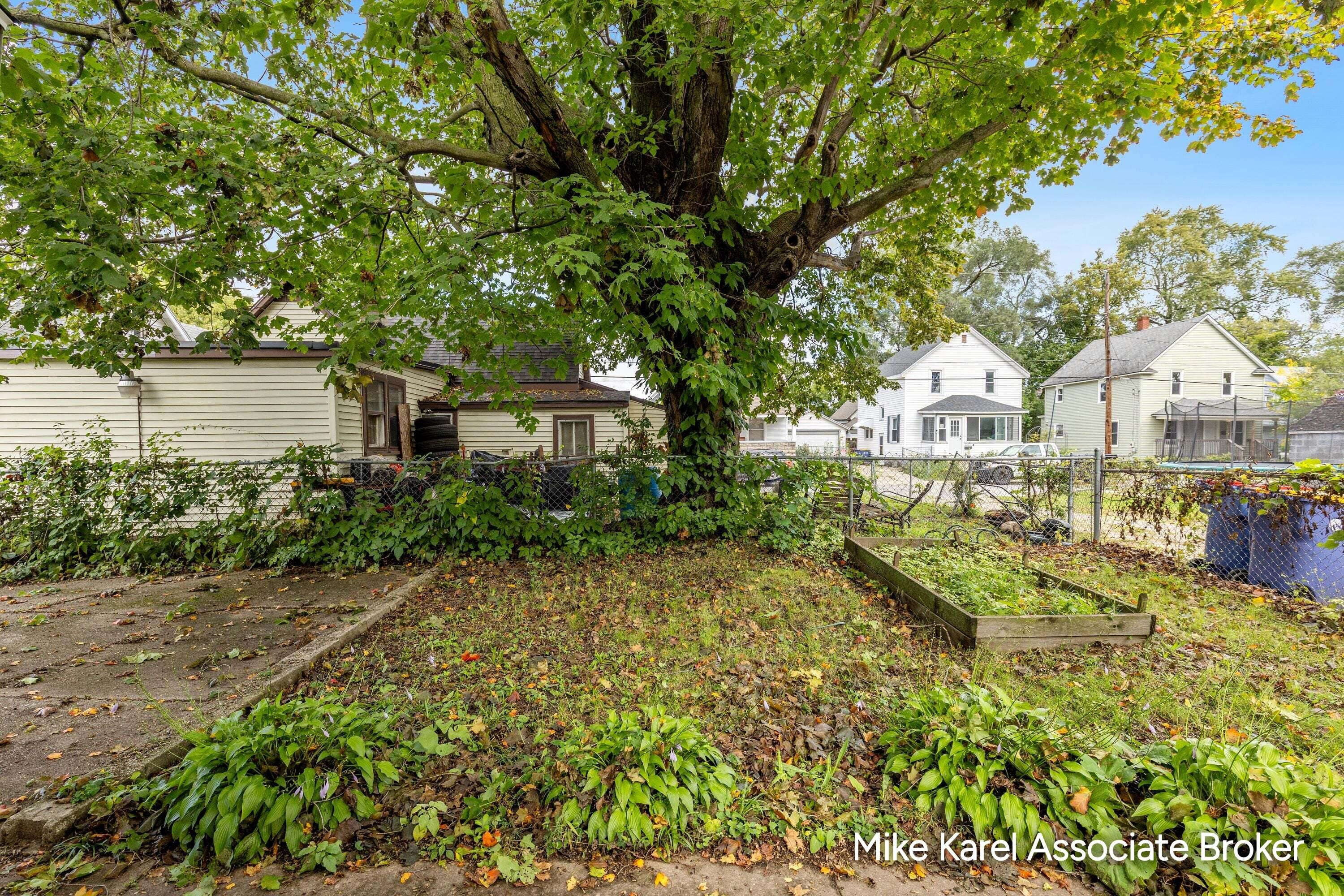 1101 Baxter Street SE Grand Rapids MI 49506