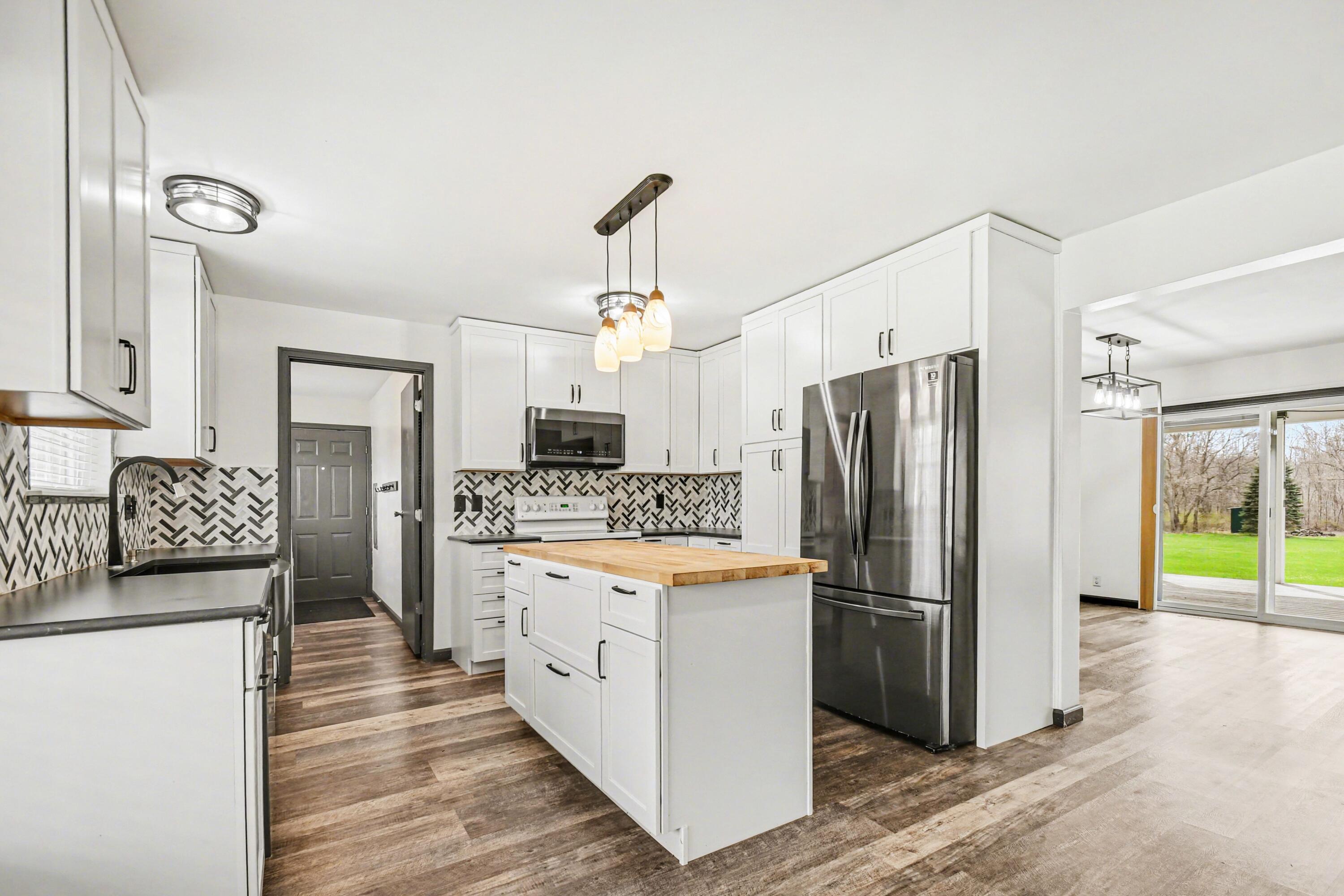 45284 Co Road 703 Coloma MI 49038