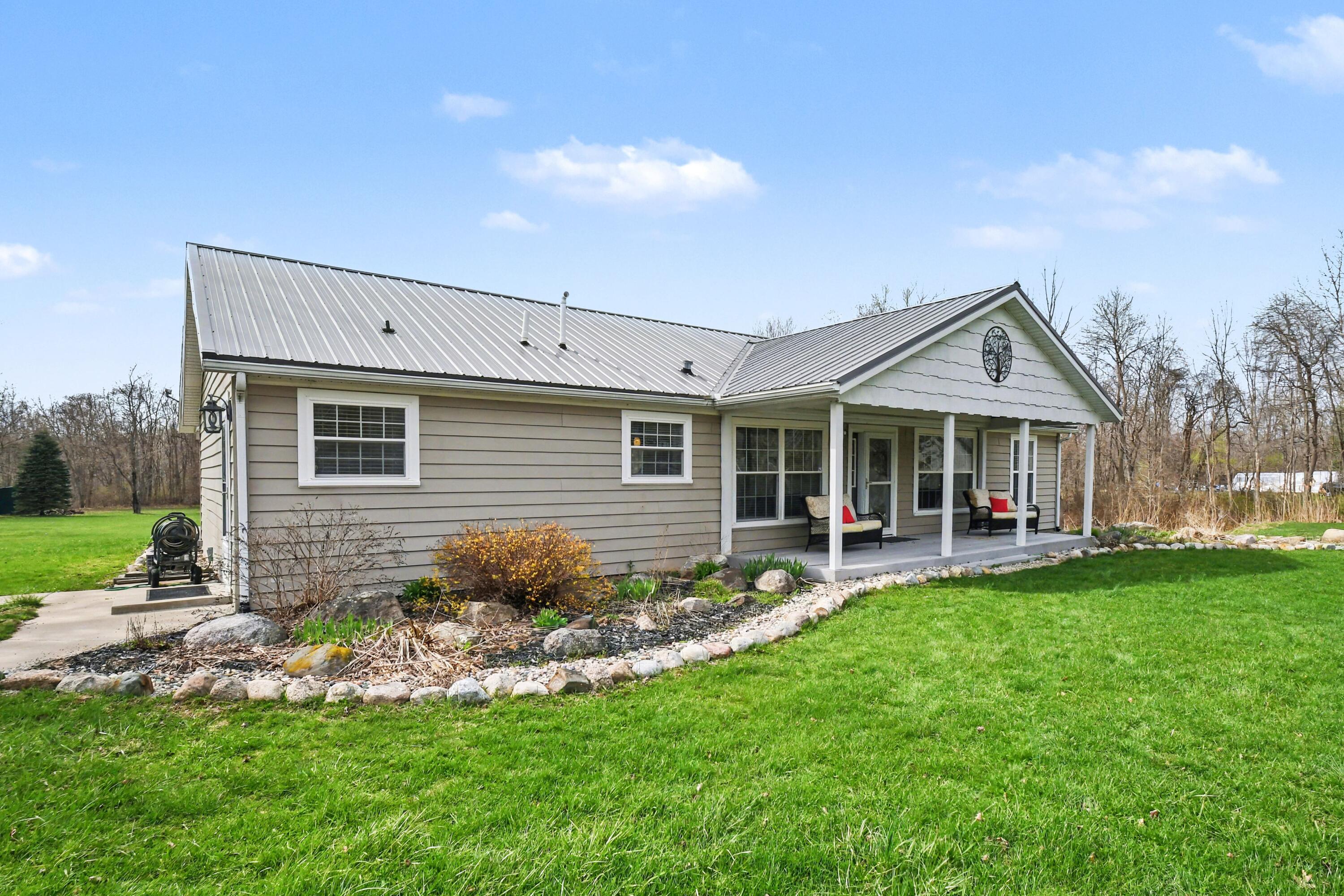 45284 Co Road 703 Coloma MI 49038