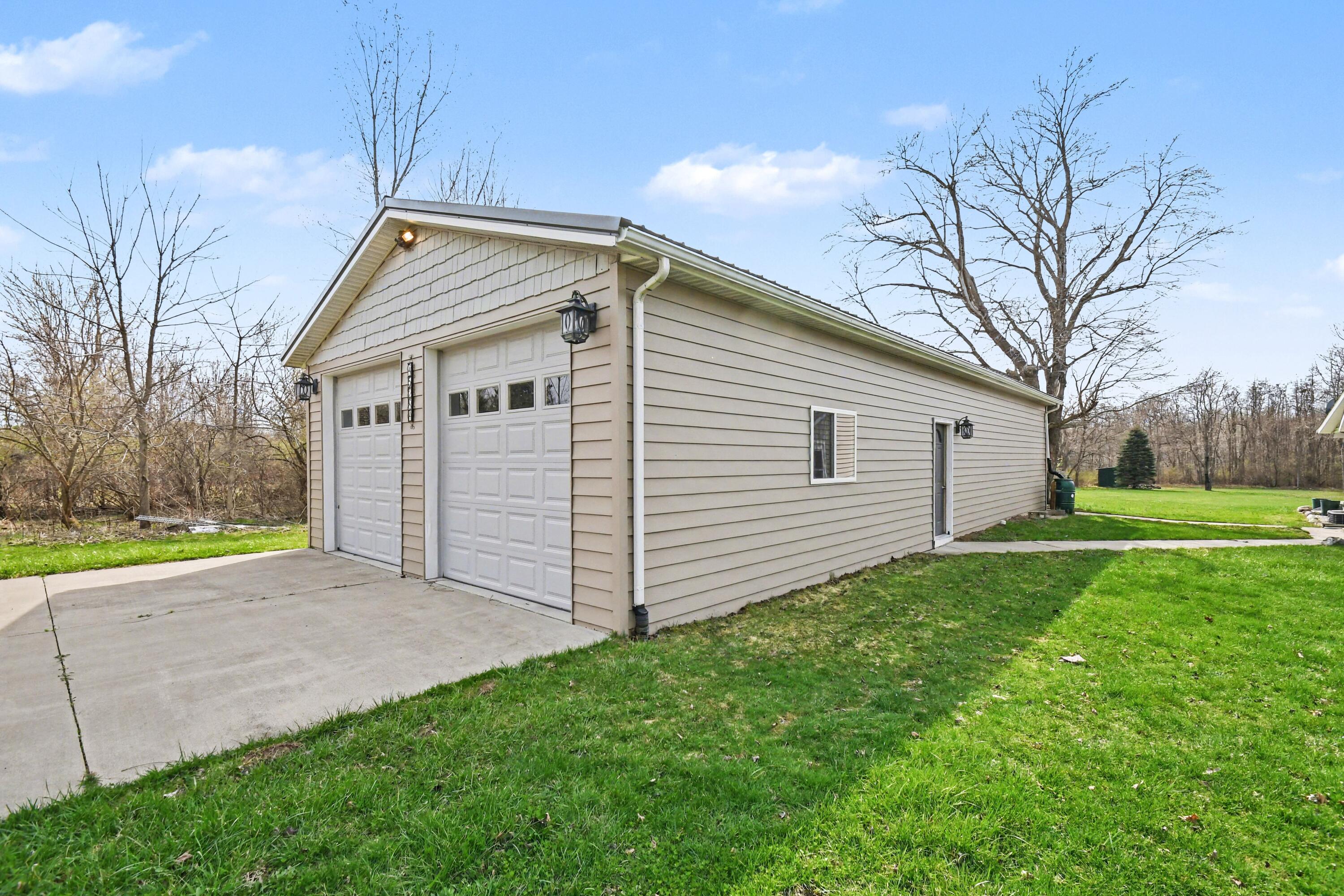 45284 Co Road 703 Coloma MI 49038