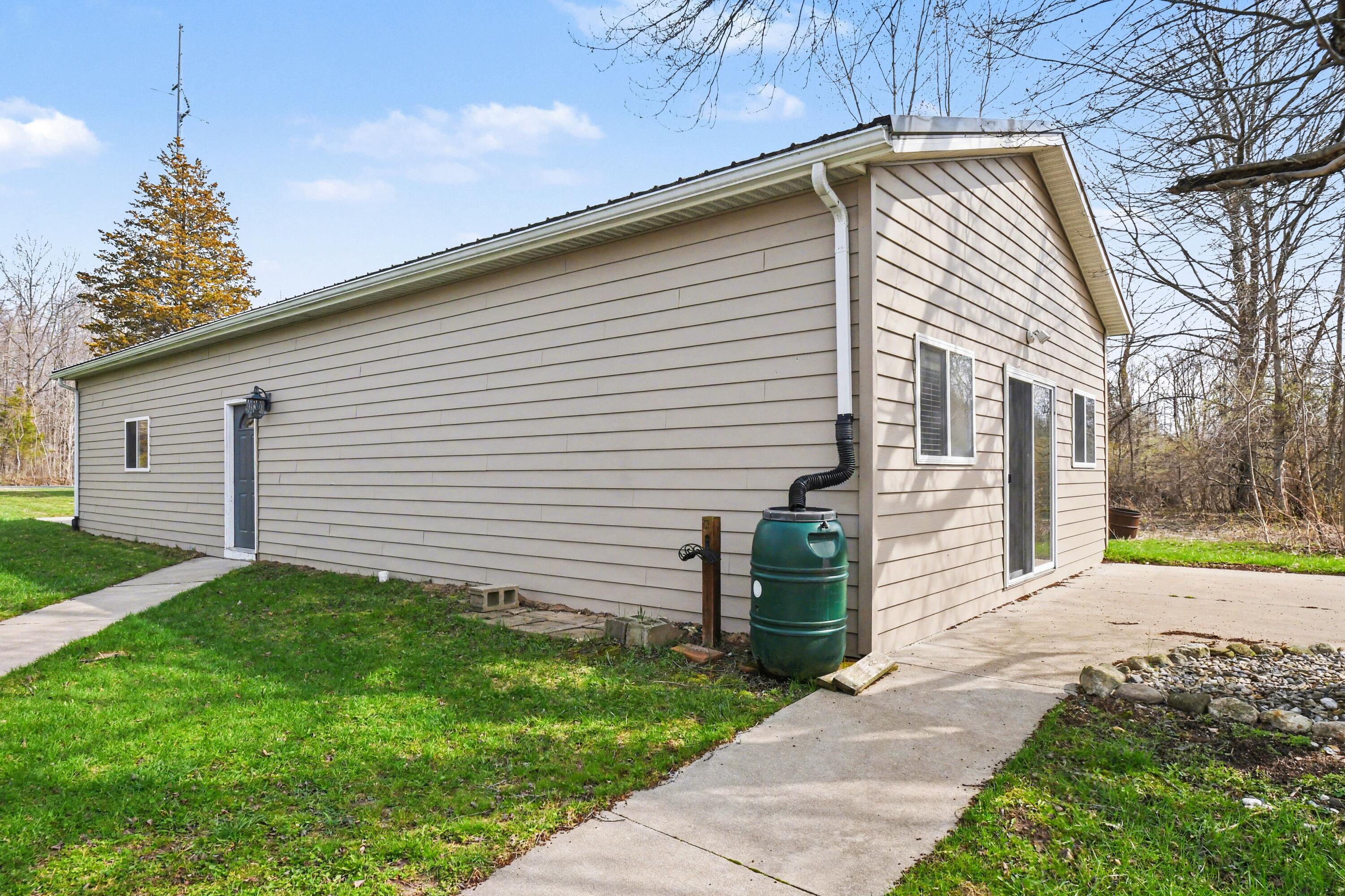 45284 Co Road 703 Coloma MI 49038