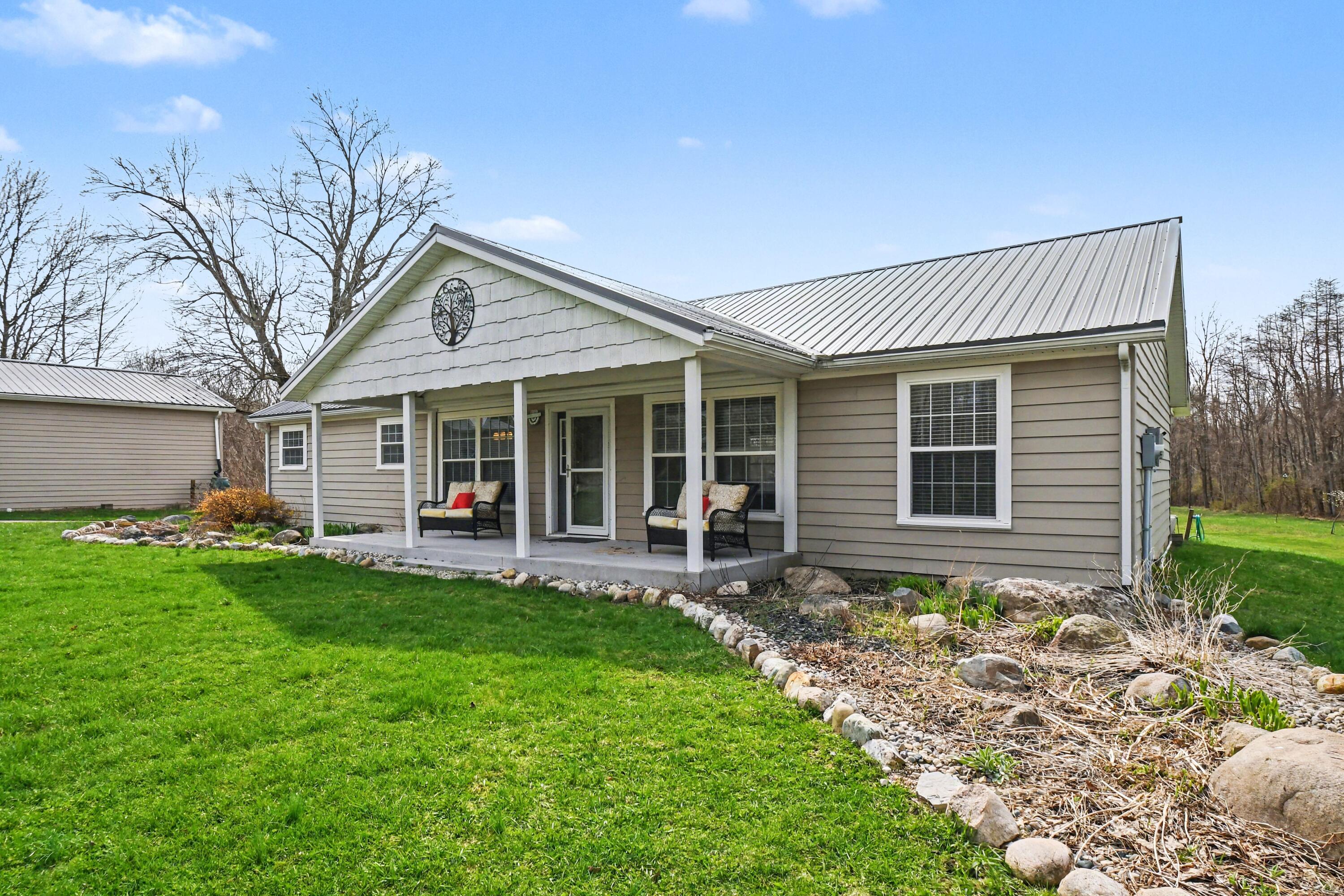 45284 Co Road 703 Coloma MI 49038
