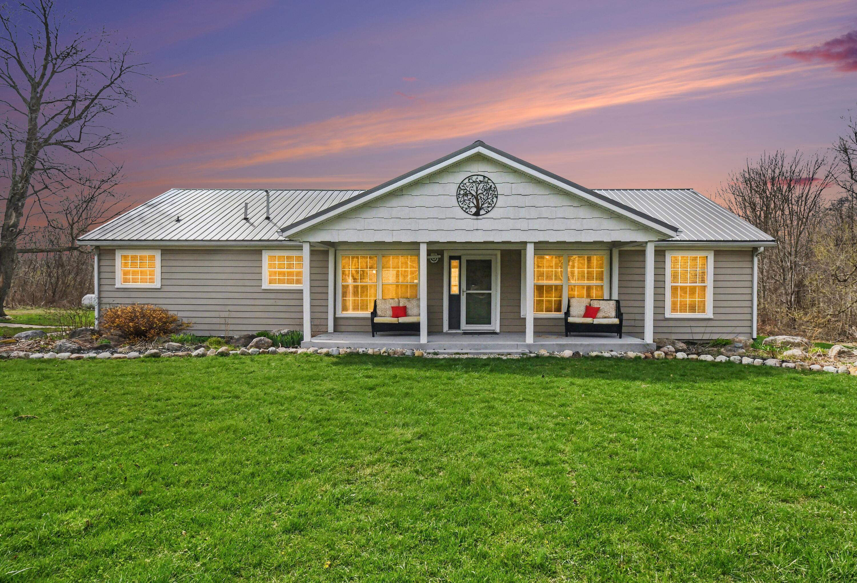 45284 Co Road 703 Coloma MI 49038