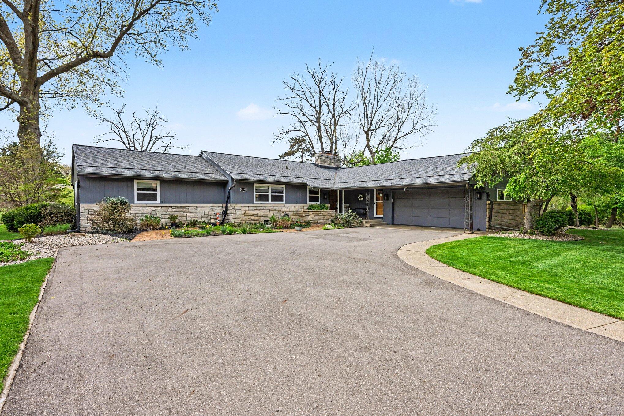 4304 Sunnybrook Drive Kalamazoo MI 49008