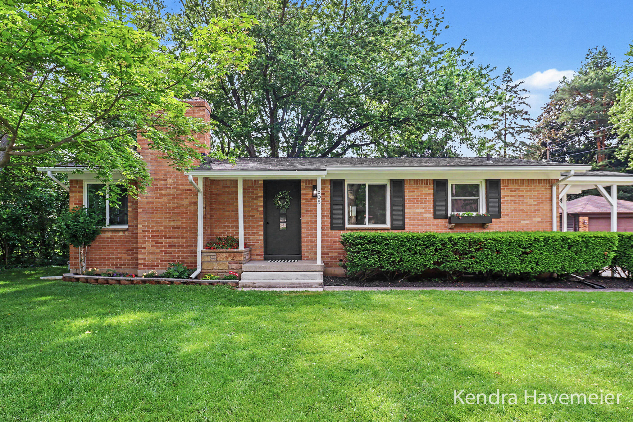 505 Fairfield Avenue NW Grand Rapids MI 49504