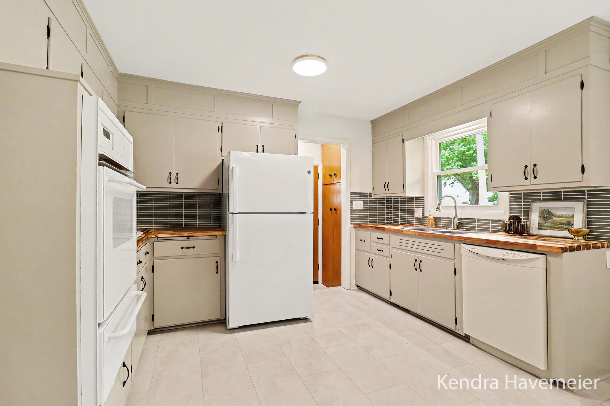 505 Fairfield Avenue NW Grand Rapids MI 49504