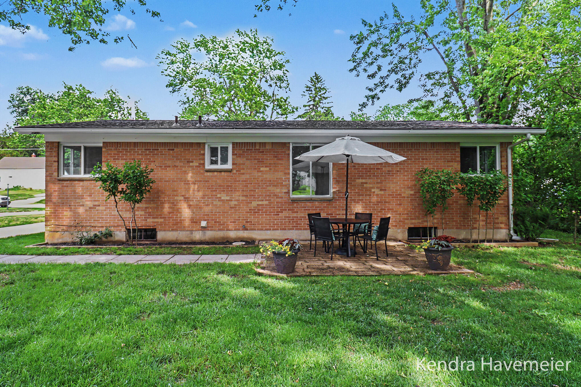 505 Fairfield Avenue NW Grand Rapids MI 49504